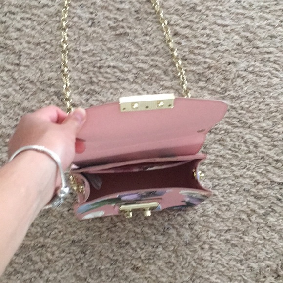 Purse - Picture 2 of 3